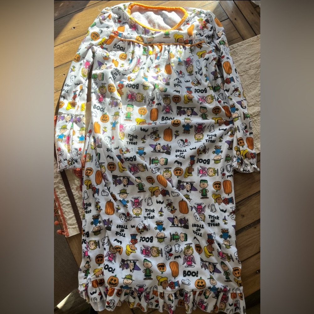 Peanuts Gang Halloween Nightgown